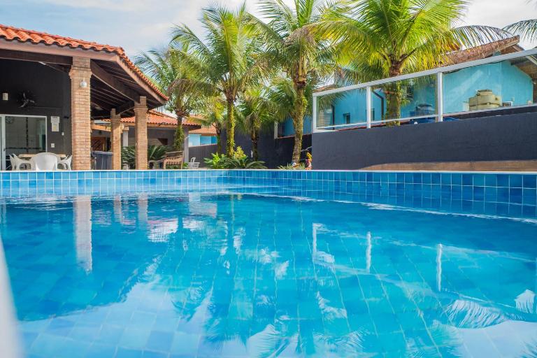 Casa com piscina aquecida, Condomínio a beira mar - B&B Bertioga