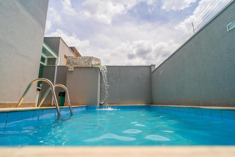 Casa com piscina aquecida, experiência única no litoral norte - Condomínio Morada da Praia! - B&B Bertioga