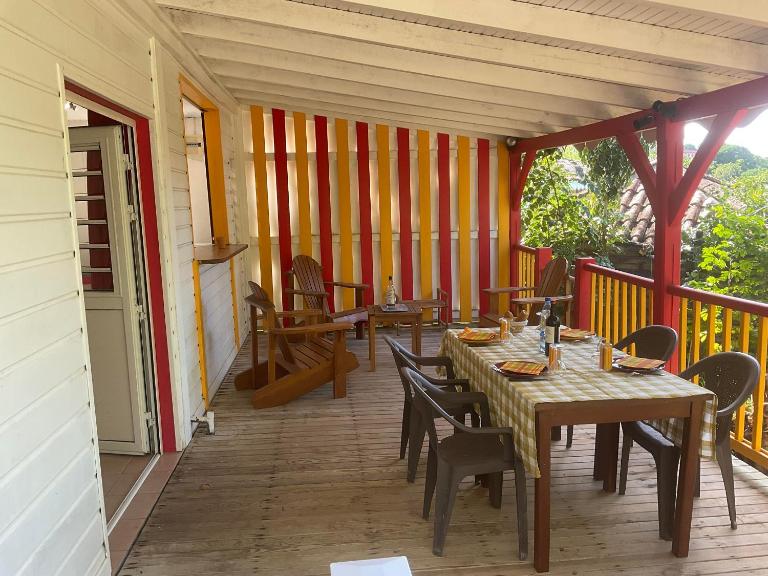 Appartement climatisé 2P avec terrasse proche plage aux Trois Ilets - WiFi - FR-1-765-28 - Bed and Breakfast Les Trois-Îlets