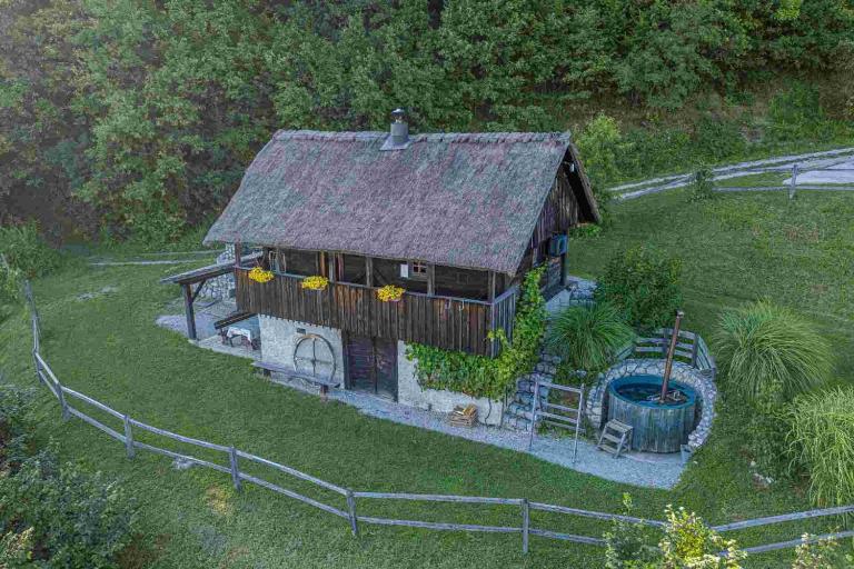 Vineyard Cottage Skatlar - B&B Otočec