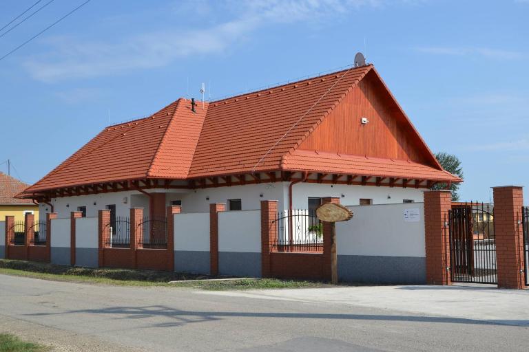 Jász Vendégház - B&B Jászladány