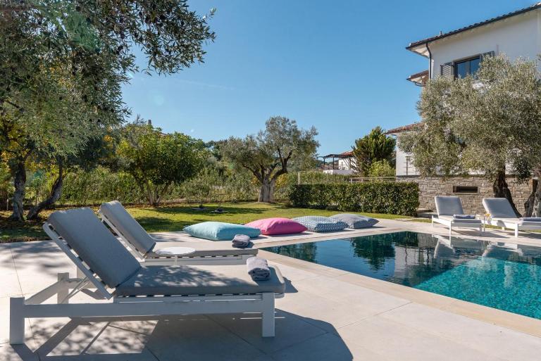 White House Villa | Pefkochori - B&B Pefkochori