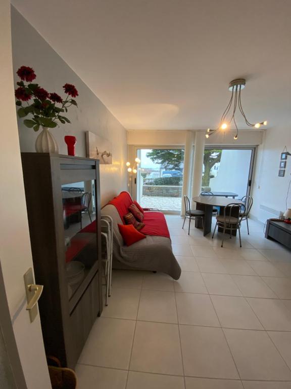 Apt 4 pers- Terrasse vue mer, 150 m de la plage - GILDWEN - Chambres d'hôtes Kervernoïs