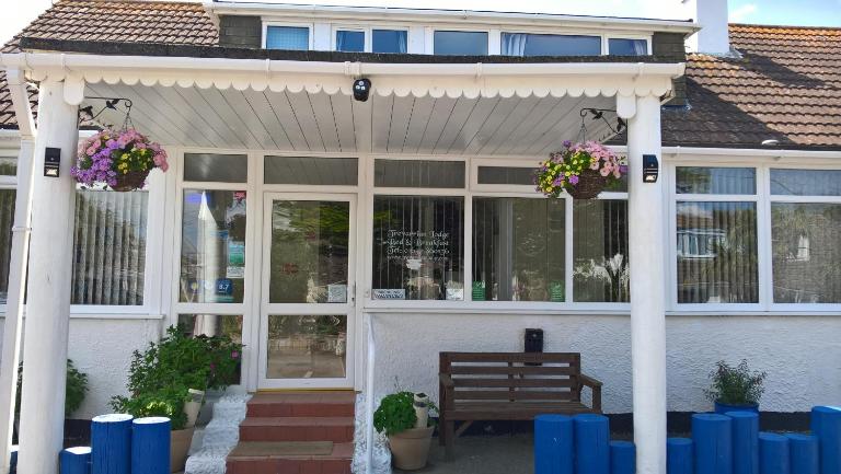 Trevarrian Lodge - B&B Newquay