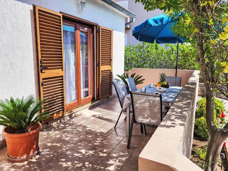 Holiday Home - Lucija - Bed and Breakfast Maslenica