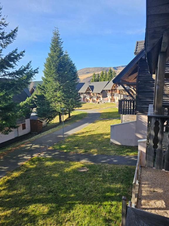 App 2 chambres SuperBesse 35m2 4 à 6 personnes proches Lacs et commerces - Chambres d'hôtes Besse-et-Saint-Anastaise