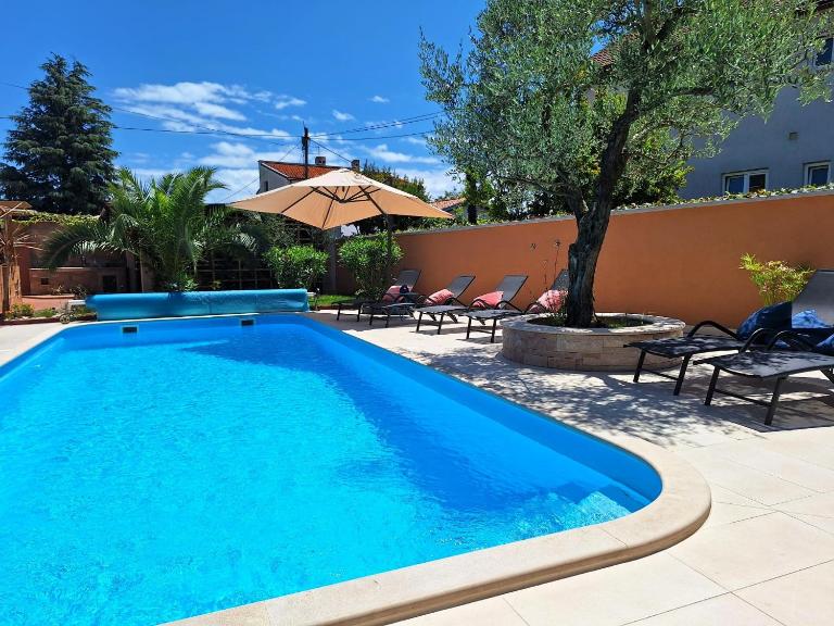 Paradise for children, Family apartment Oros Medulin - B&B Medulin