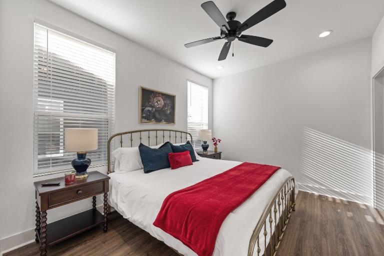Blues House King Bed Full Kitchen Fast WiFi - B&B Lafayette