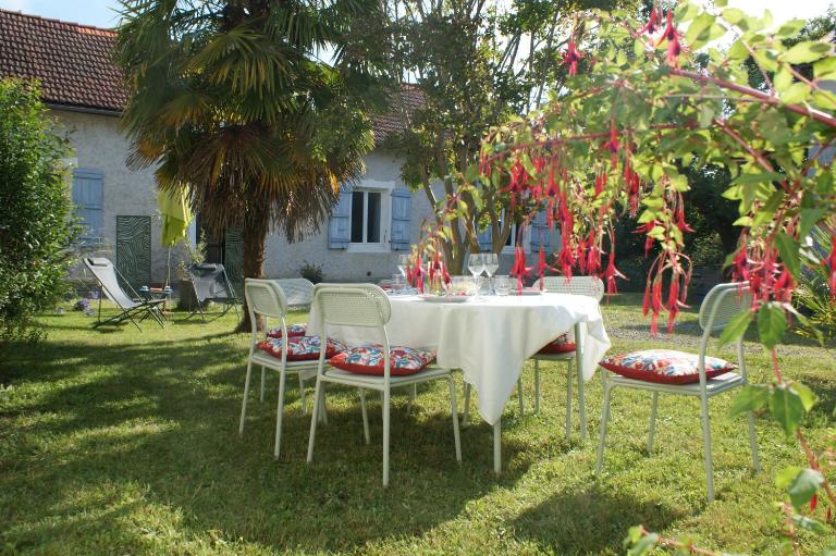 Gîte rural Les Dames Jeanne - Bed and Breakfast Viella