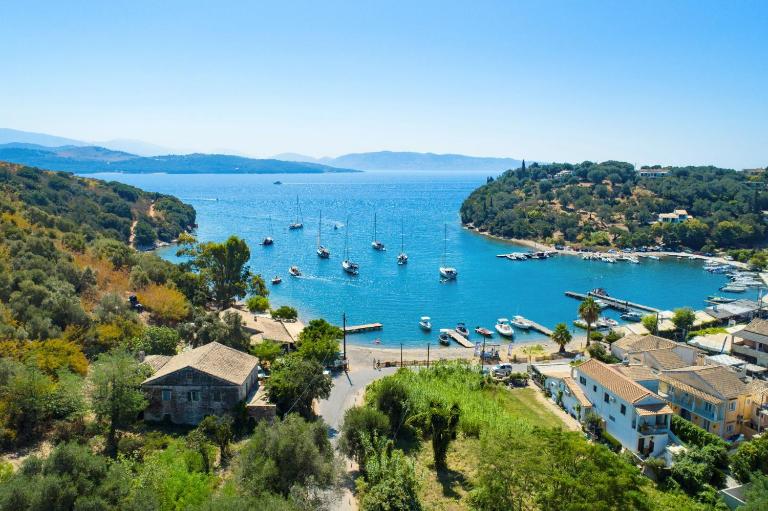 Porto Saint Stephanos - Ferienwohnung Ágios Stéfanos Sinión