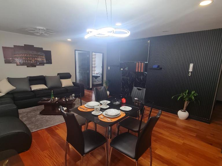 Elegante depa de 2 dormitorios calacoto entre calle 9 y 10 - B&B La Paz