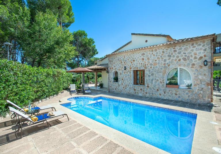 Owl Booking Villa Laura - 8 Min Walk to the Beach - B&B Port de Pollença