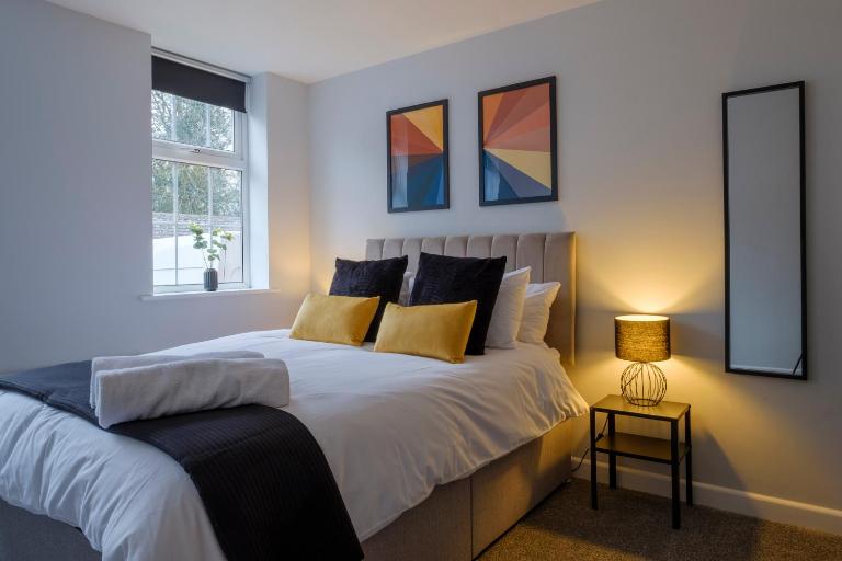 Vibrant 2 Bed Apartment, FREE Parking, Bawtry Rd Doncaster - Hosted by Stay Host Save - B&B Doncaster