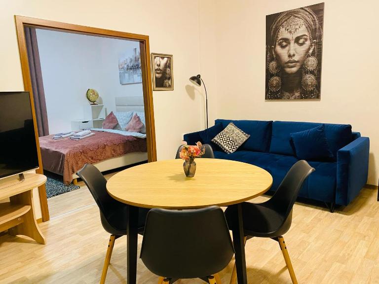 Moderní apartmán u Velkého náměstí 1, Wi-Fi zdarma, koupelna s vanou - Ferienwohnung Königgrätz