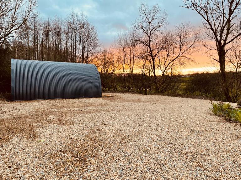 Executive Pod and Jacuzzi - B&B Watch House Village