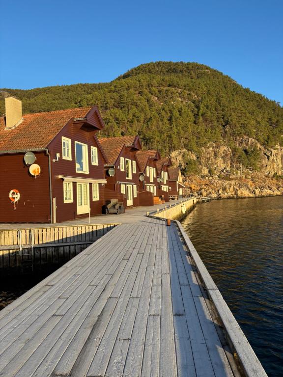 Fister EG - B&B Hjelmeland