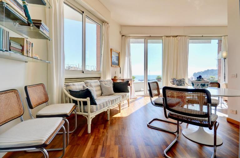 Bellavista Eight - Elegante appartamento vista mare con giardino e posto auto privato - 4 posti letto - Chambres d'hôtes Santa Margherita Ligure