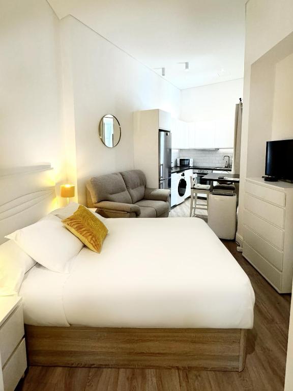Grand Central House - Deluxe Studio - GibraltarStay Apartments - B&B Gibraltar