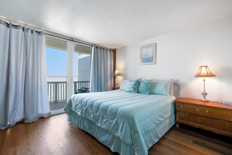 Cedar Key Breeze Gulf front townhouse - B&B Cedar Key