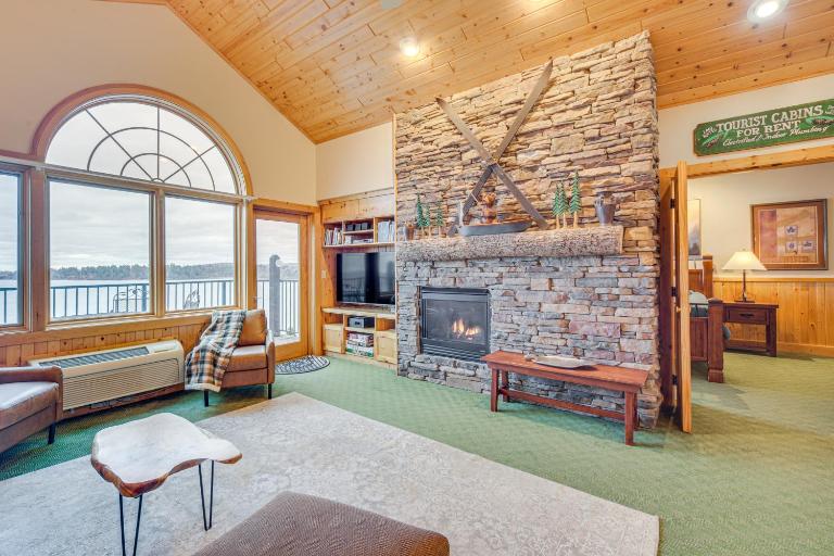 Pool & Lake Access: Northern Lakes Retreat! - Chambres d'hôtes Two Harbors