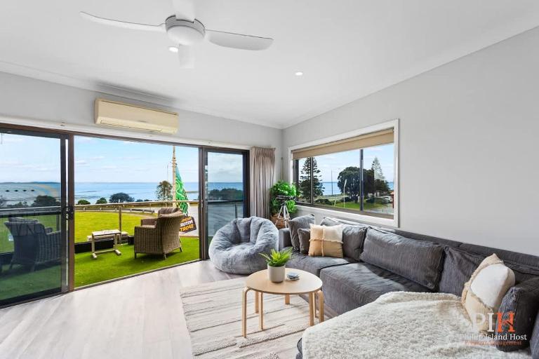 Stunning Ocean Views San Remo - B&B San Remo