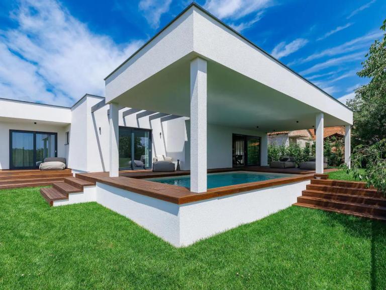 Holiday House with Pool Casa Lavanda - Bed and Breakfast Bale