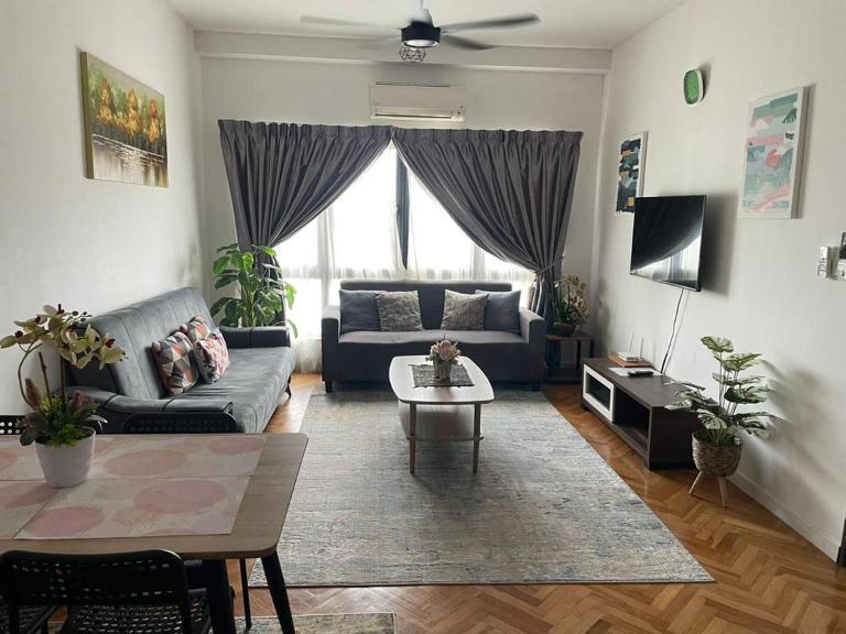 Emira Residence Amir Homestay - Ferienwohnung Shah Alam