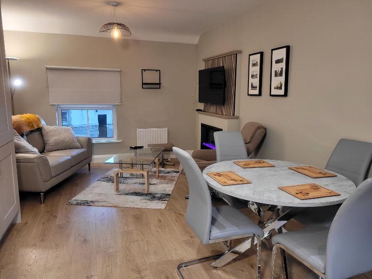 Village View - Ferienwohnung Adare