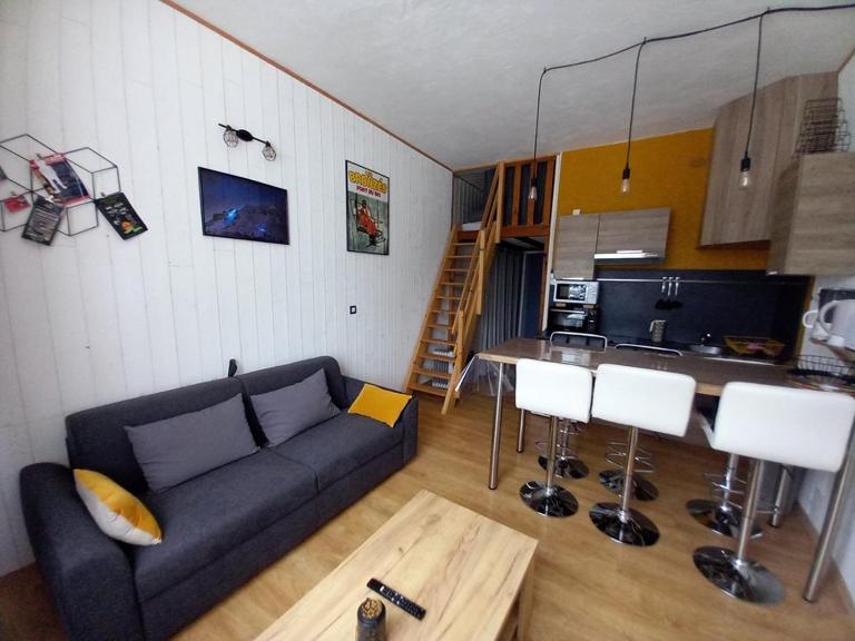 Studio rénové au pied des pistes, idéal pour 4 pers, avec WiFi, animaux acceptés, casier à skis inclus - FR-1-787-54 - B&B Laveissière
