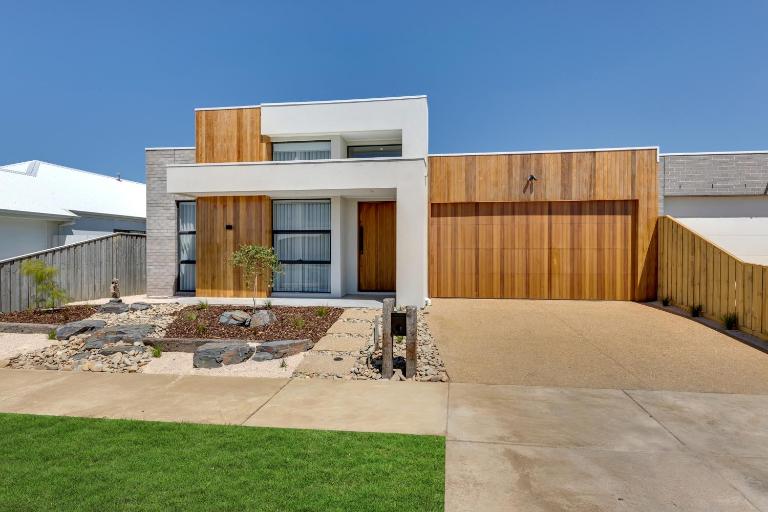 Modern villa near the beach 12 sleep - Bed and Breakfast Ocean Grove