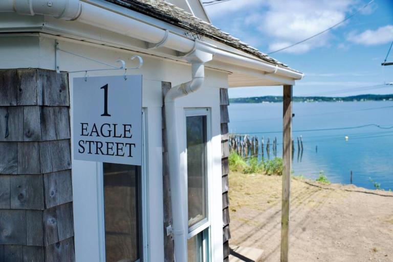 Eagles Bluff Cottage - B&B Eastport