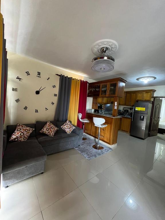 Hogar lejos de casa, piscina - B&B San Cristobal