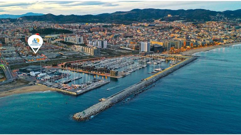 Ap4Us B1 - Apartment for us - Sightseeing & Beach near to Barcelona - B&B Badalona