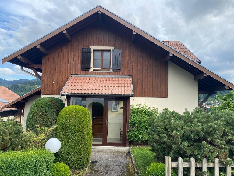 Gîte spacieux à Gérardmer avec vue sur lac, 3 chambres, Wi-Fi et parking - FR-1-589-761 - B&B Gérardmer