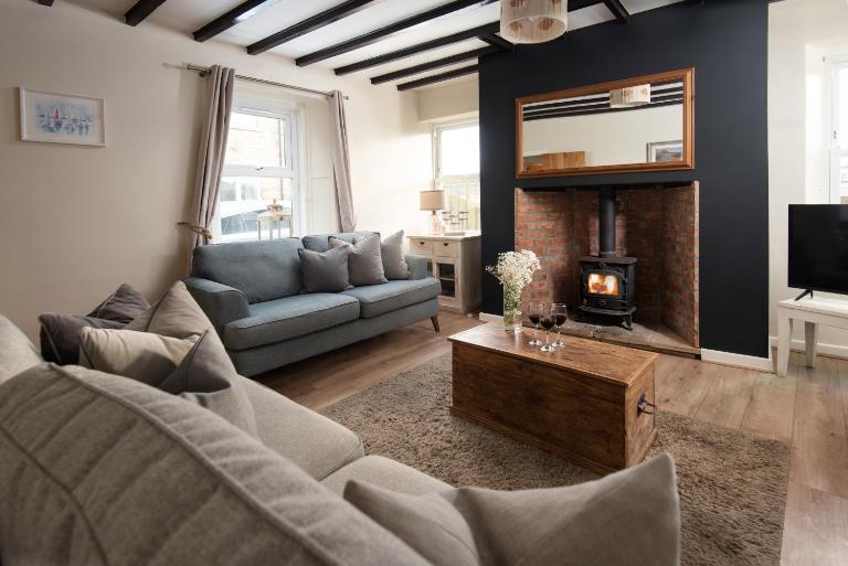 Hexham Cottage by Coast & Country Stays - B&B Seahouses