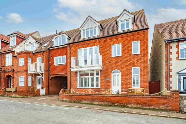 High Tide - Norfolk Cottage Agency - B&B Sheringham