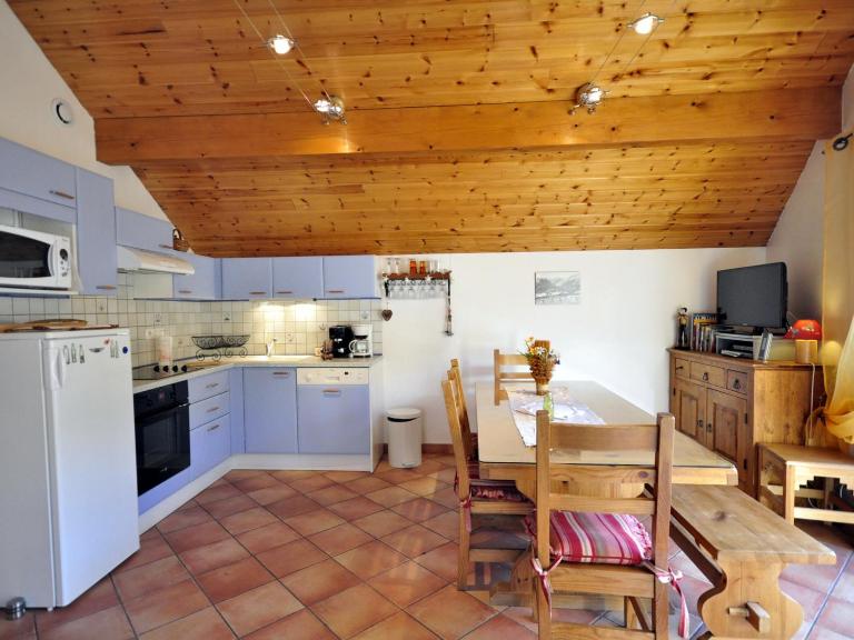 Charmant 4 pièces pour 6 pers., à 300m des pistes avec Wi-Fi, balcon et parking, Villeneuve - FR-1-762-3 - B&B La Salle les Alpes