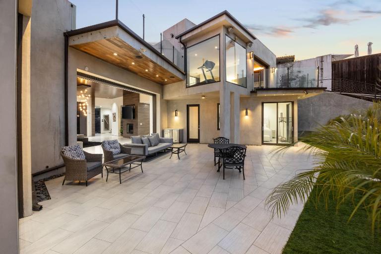 Hollywood Hills 4BR with Rooftop by Colby and Conrad - B&B Los Angeles