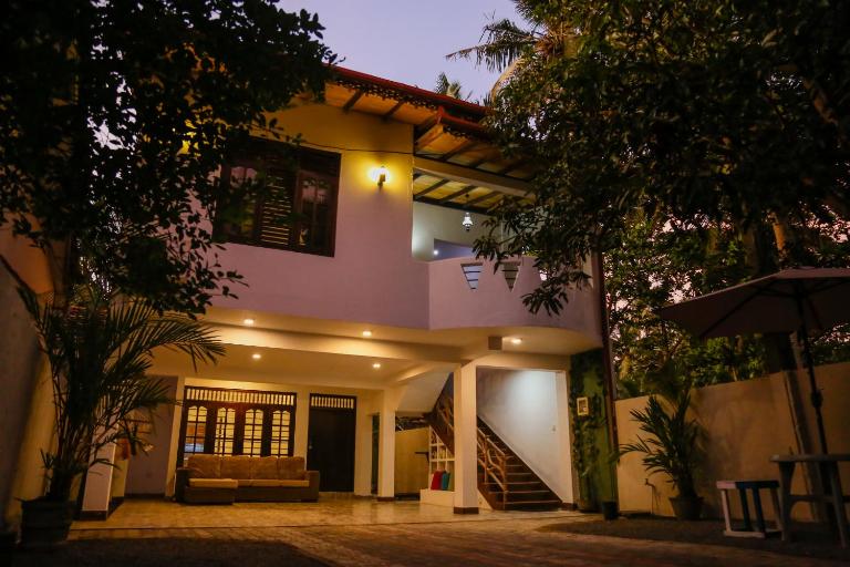 Eden Villa Hikkaduwa - Bed and Breakfast Hikkaduwa