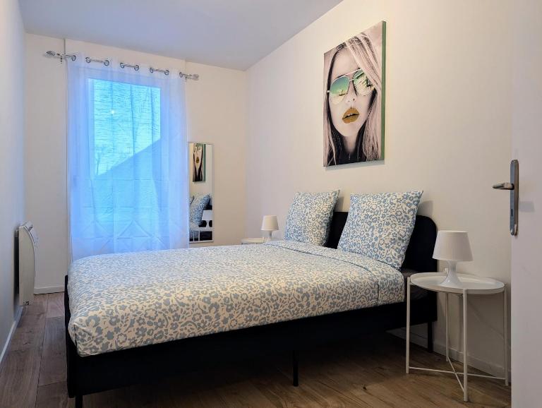 Le Vauban - appartement 2 chambres, salon, cuisine équipée, parking et wifi gratuit - Bed and Breakfast Mulhouse