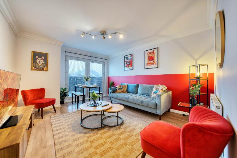 Modern 2 Bed Flat with Free Parking - B&B Glasgow