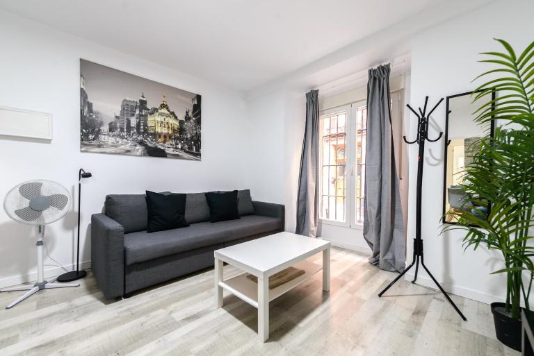Apartamento Moderno y Céntrico en el Vibrante Lavapies - B&B Madrid