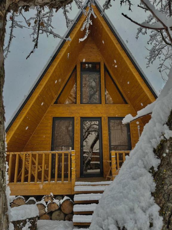 Garden Cottages - B&B Mestia