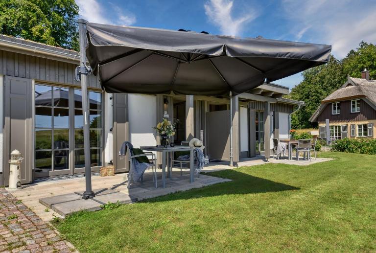 Ferienhaus Frische Brise 33 Feriendorf Klein Stresow Rügen by ruyastay - B&B Putbus