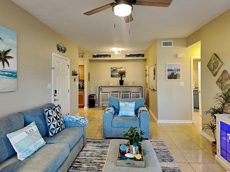 Harbor East Condominiums 414D - B&B Galveston