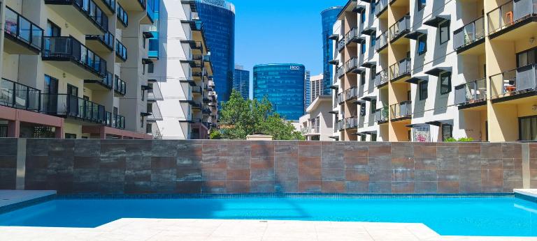 Resort-style living in Perth CBD - 2X2 Apt - Chambres d'hôtes Perth