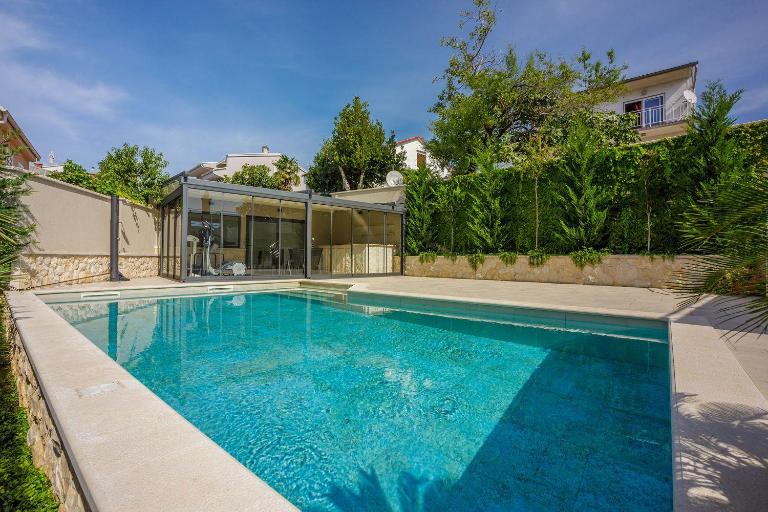 Einzigartiges Apartment nur 500 Meter zum Strand mit Sauna, Gym, Pool, WiFi - B&B Crikvenica