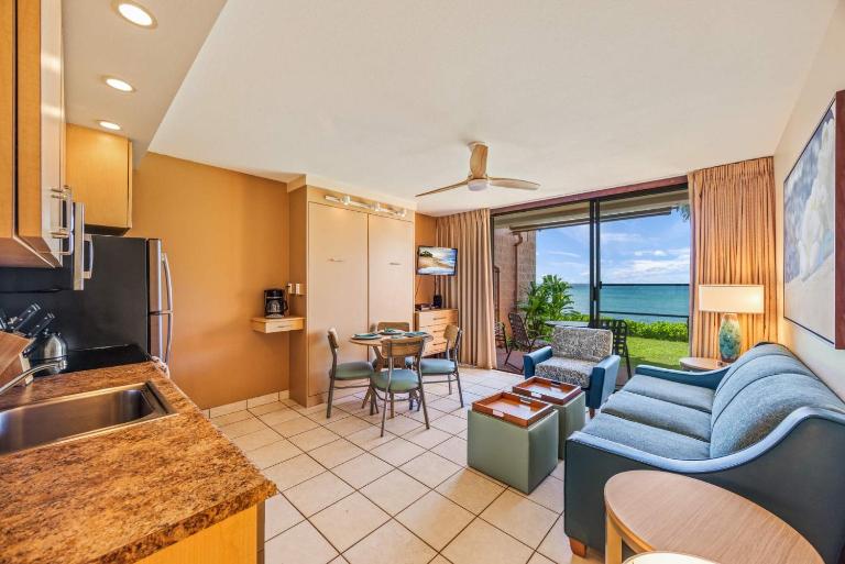Kuleana Club #404 Oceanfront -1 bedroom 1 bathroom - Gated - B&B Kahana