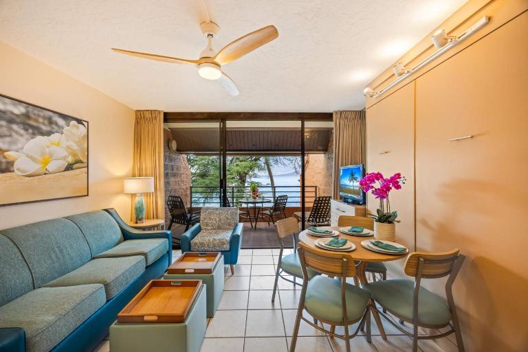Kuleana Club #715 Oceanfront - 1 bedroom & 1 bathroom - 2nd Floor - B&B Kahana