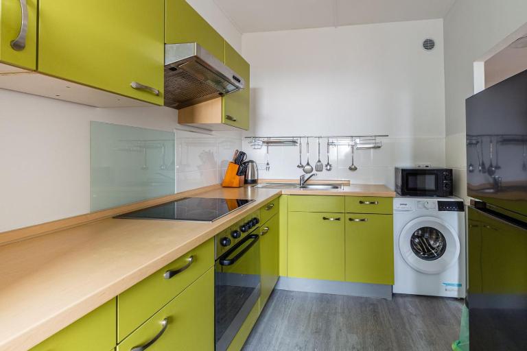 Enjoy your stay with DKN apartments - Mon-Sun - Late night check-in - Multilanguage - Near S-Bahn - Witamy serdecznie - Chambres d'hôtes Halle